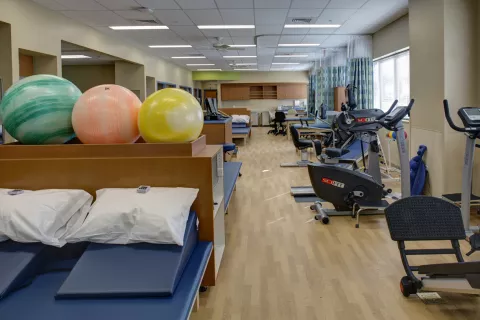 Luminis Health Physical Therapy Bowie Odenton, interior space