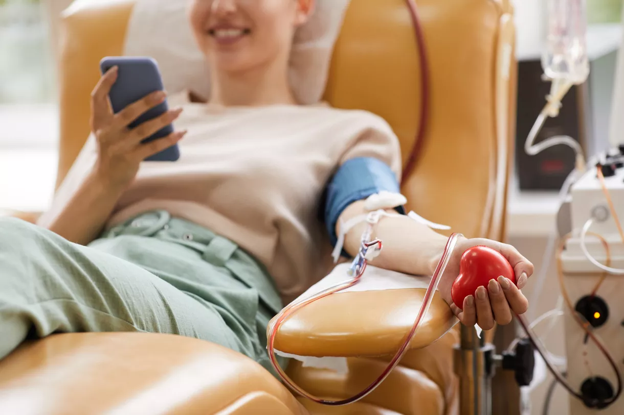 A blood donor relaxes during donation